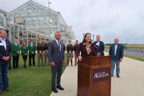 Secretary Rollins and Secretary Kennedy visited Texas A&M and toured cutting-edge laboratories at the Norman E. Borlaug Building, received a briefing on the Grand Nutrition Challenge at the Institute for Advancing Health Through Agriculture, and toured the Automated Precision Phenotyping Greenhouse